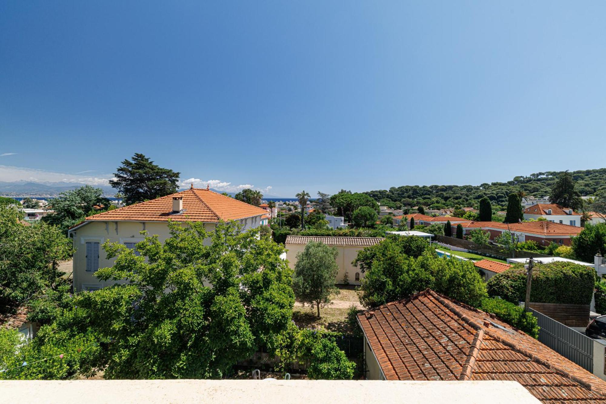 Apartment Duplex With View On The Cap D'antibes Antibes