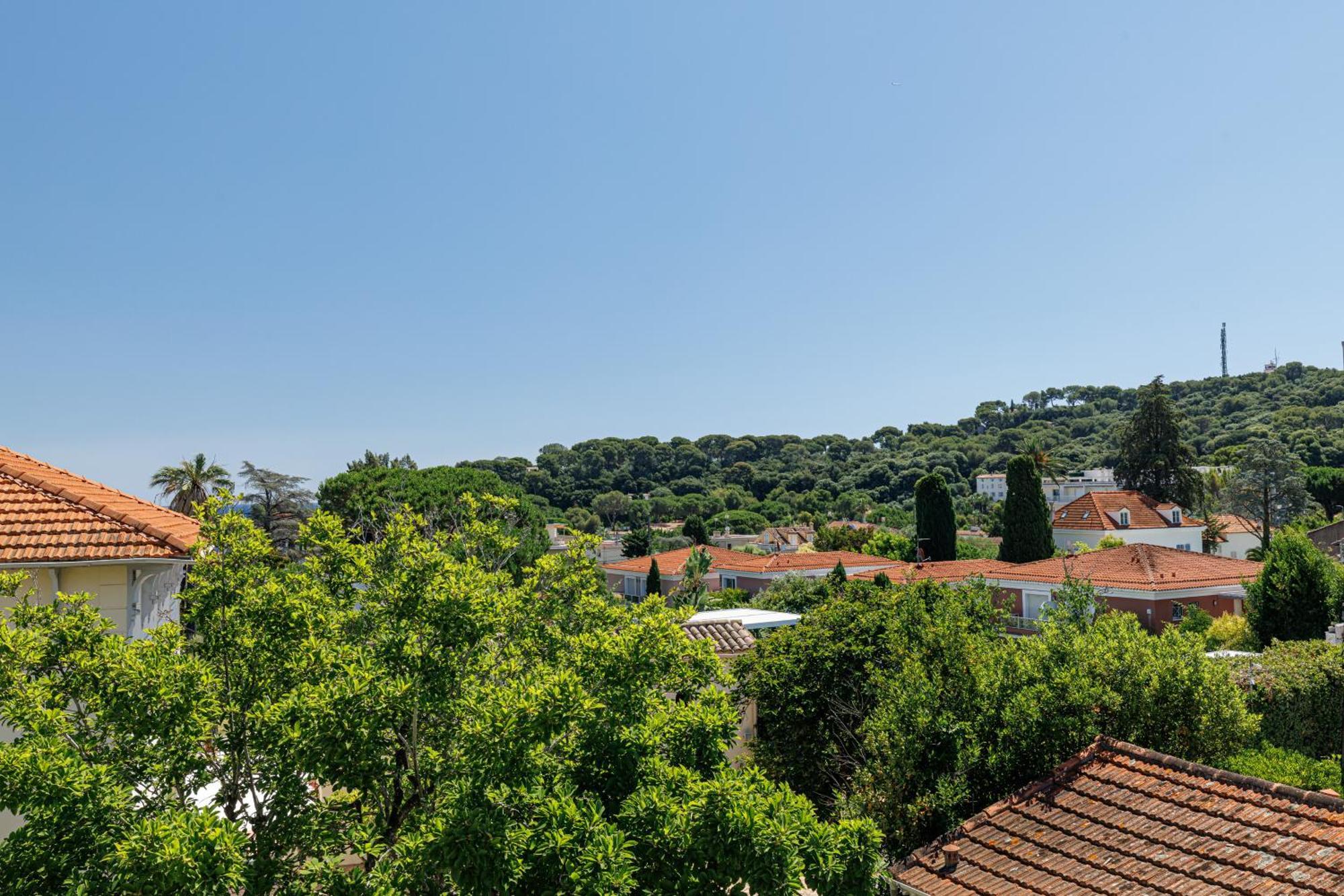 Duplex With View On The Cap D'antibes * Antibes