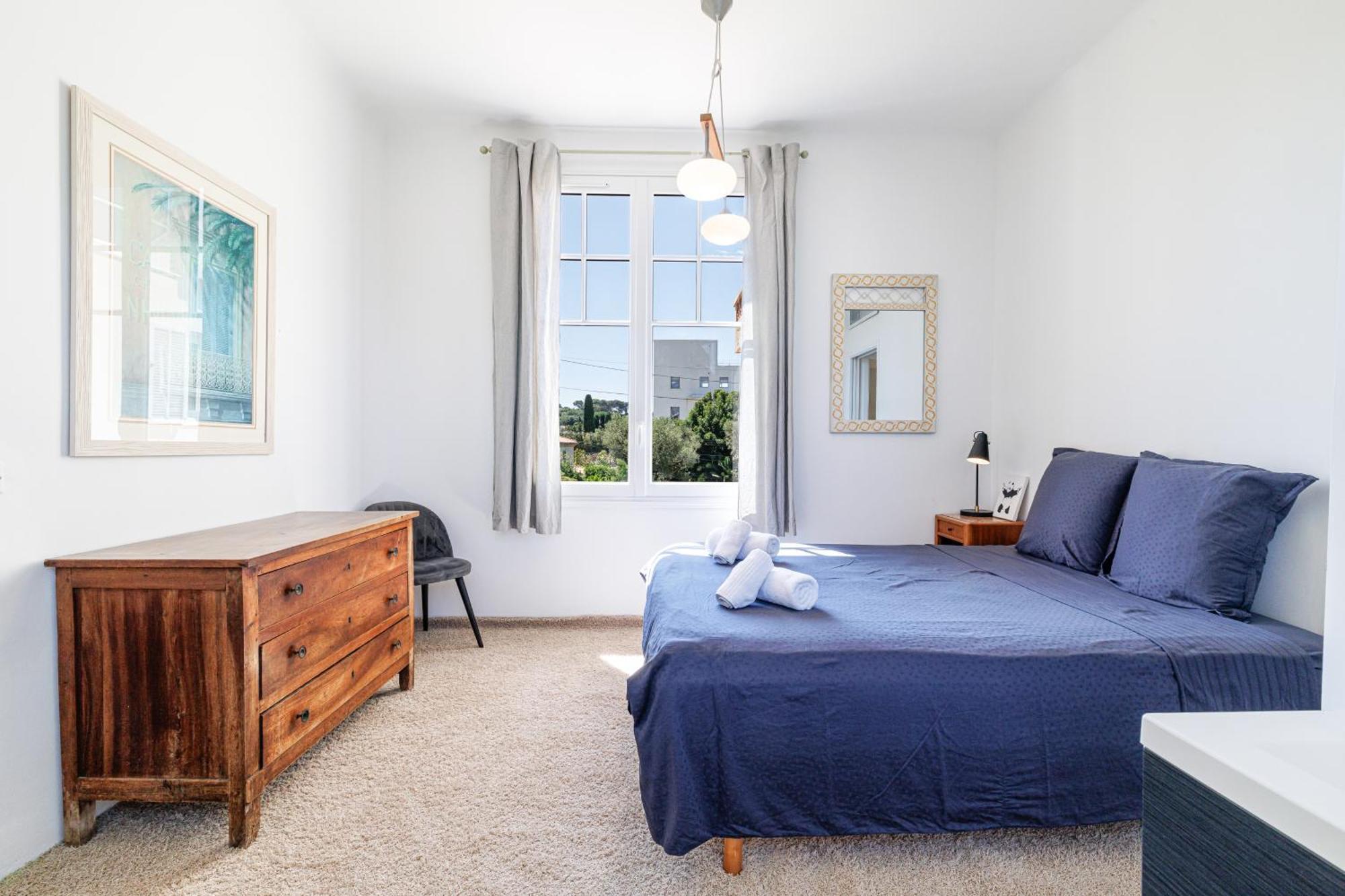 Duplex With View On The Cap D'antibes