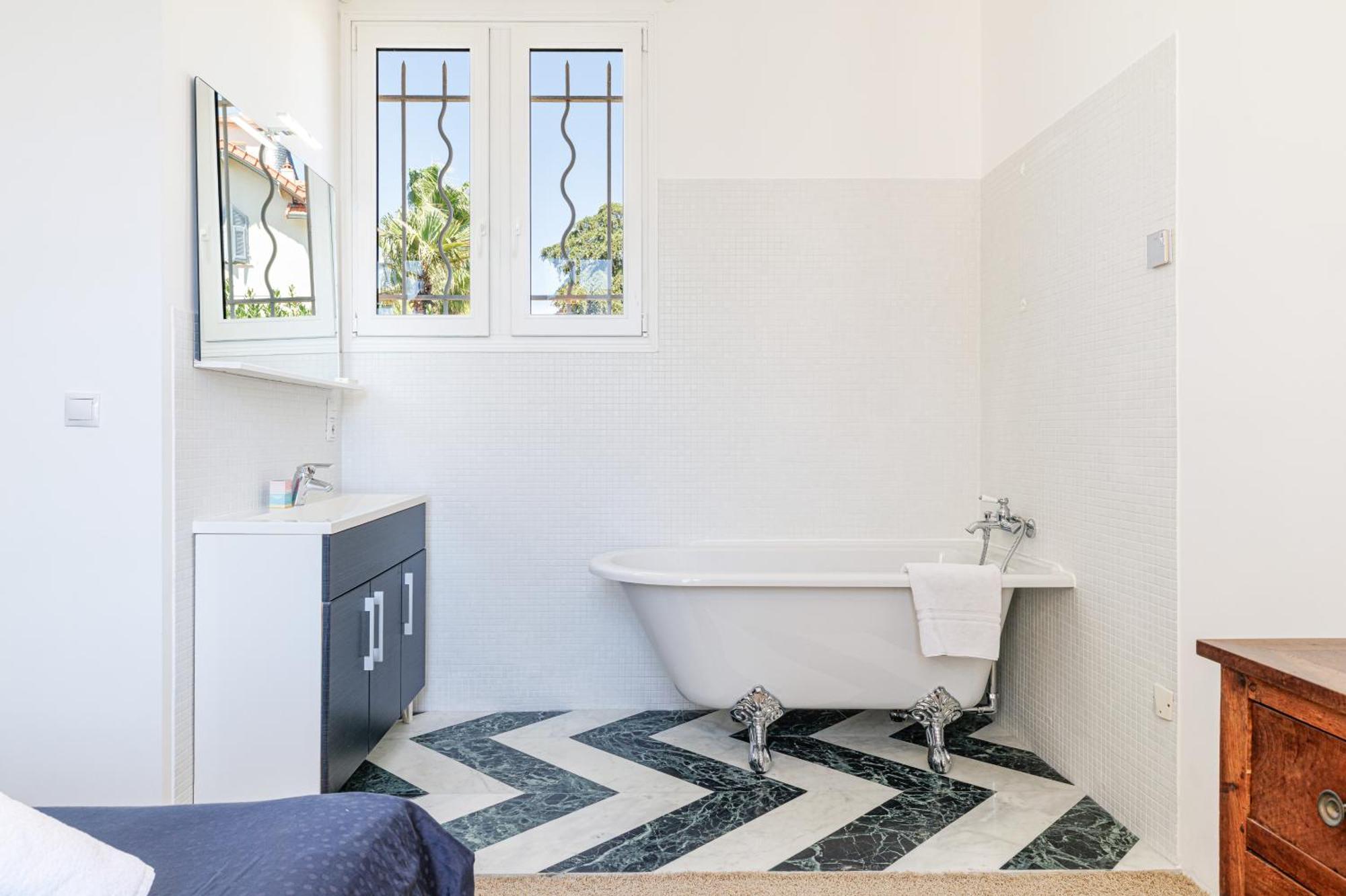 Duplex With View On The Cap D'antibes Antibes